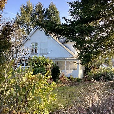 Ferienwohnung Amselweg Am Waldrand Gelegen Netflix Eigener Carport Uvm Taunusstein Exterior foto